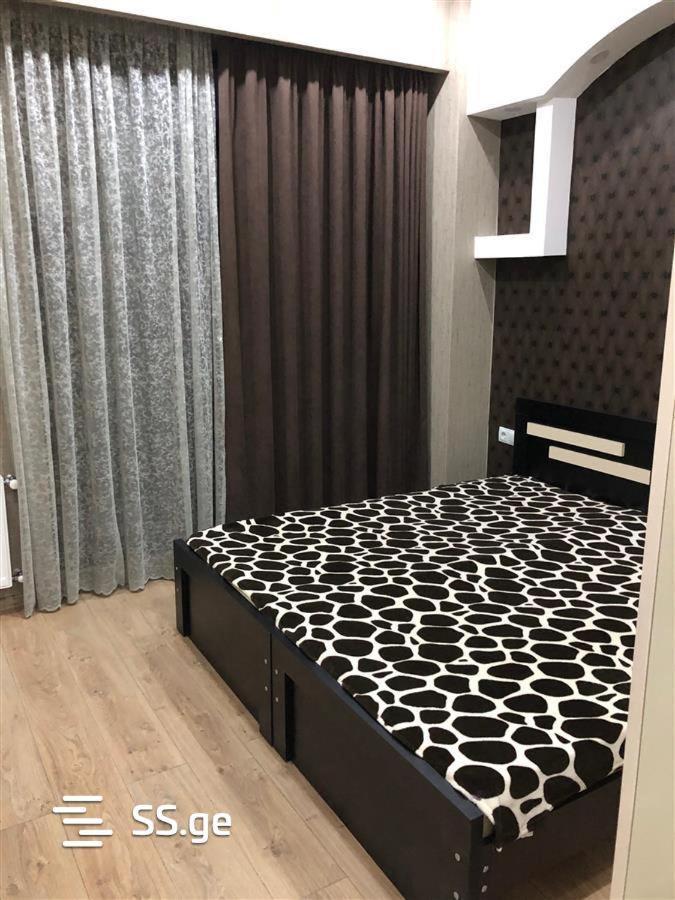 Сдается 3 - Х Комнатная Квартира По Суточно В Центре Тбилиси Extérieur photo